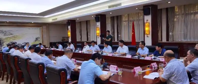 嚴(yán)鑒鉑董事長(zhǎng)赴漢中秦川業(yè)務(wù)板塊調(diào)研，與漢中市委市政府座談