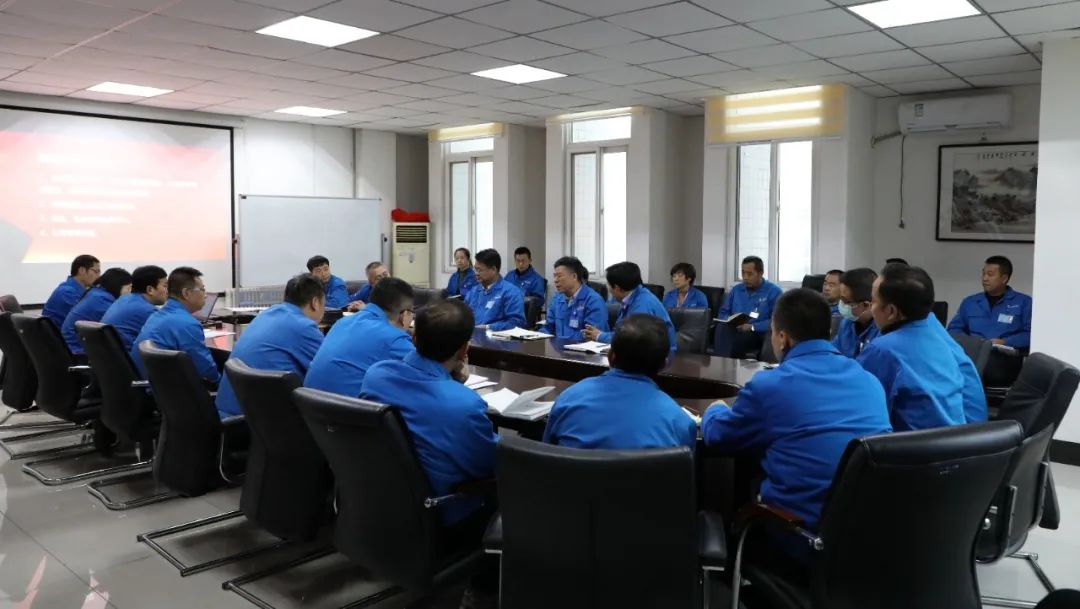 嚴(yán)鑒鉑：把銷(xiāo)售隊(duì)伍鍛造成一支鐵軍、一面旗幟！