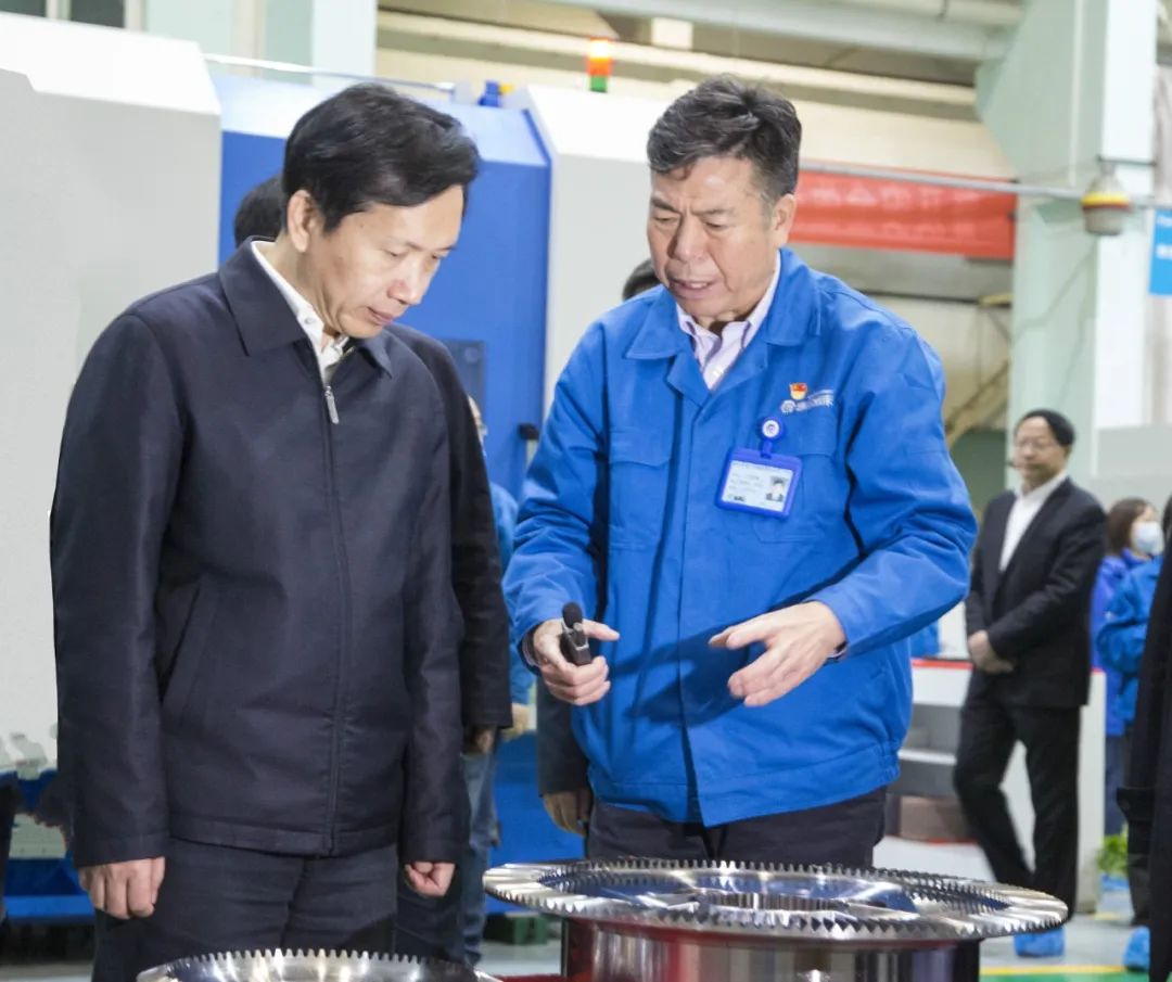 陜西省省長(zhǎng)趙一德一行蒞臨秦川集團(tuán)、法士特集團(tuán)調(diào)研