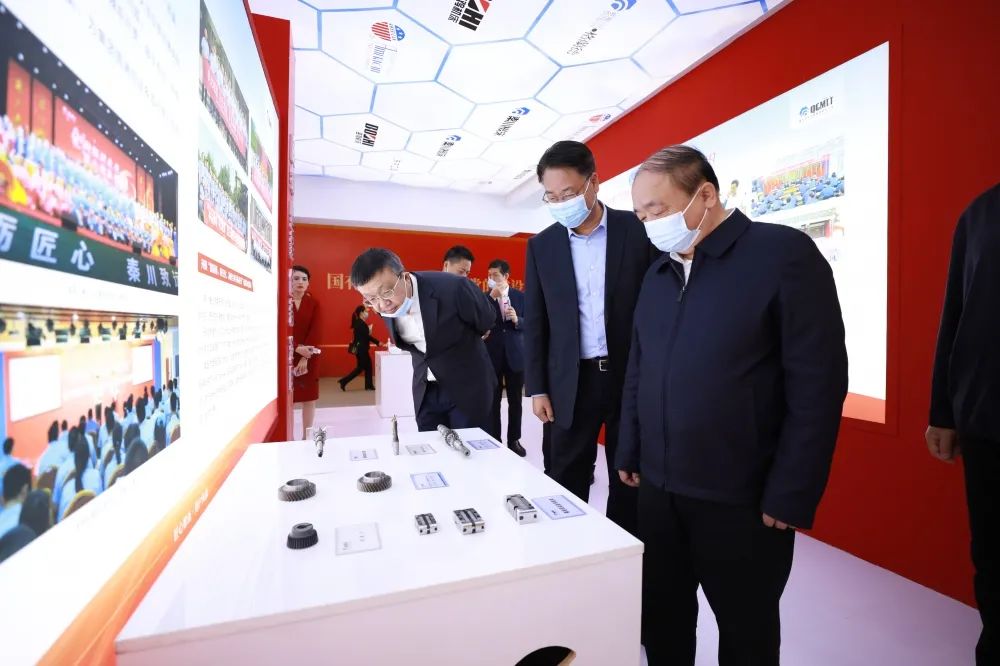 陜西省委常委、組織部長張廣智蒞臨秦川集團展位