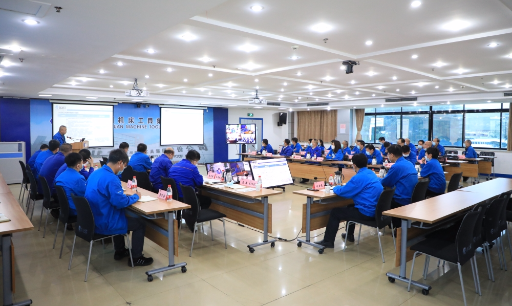 嚴(yán)鑒鉑：各級(jí)領(lǐng)導(dǎo)干部要敢闖敢為敢擔(dān)當(dāng)