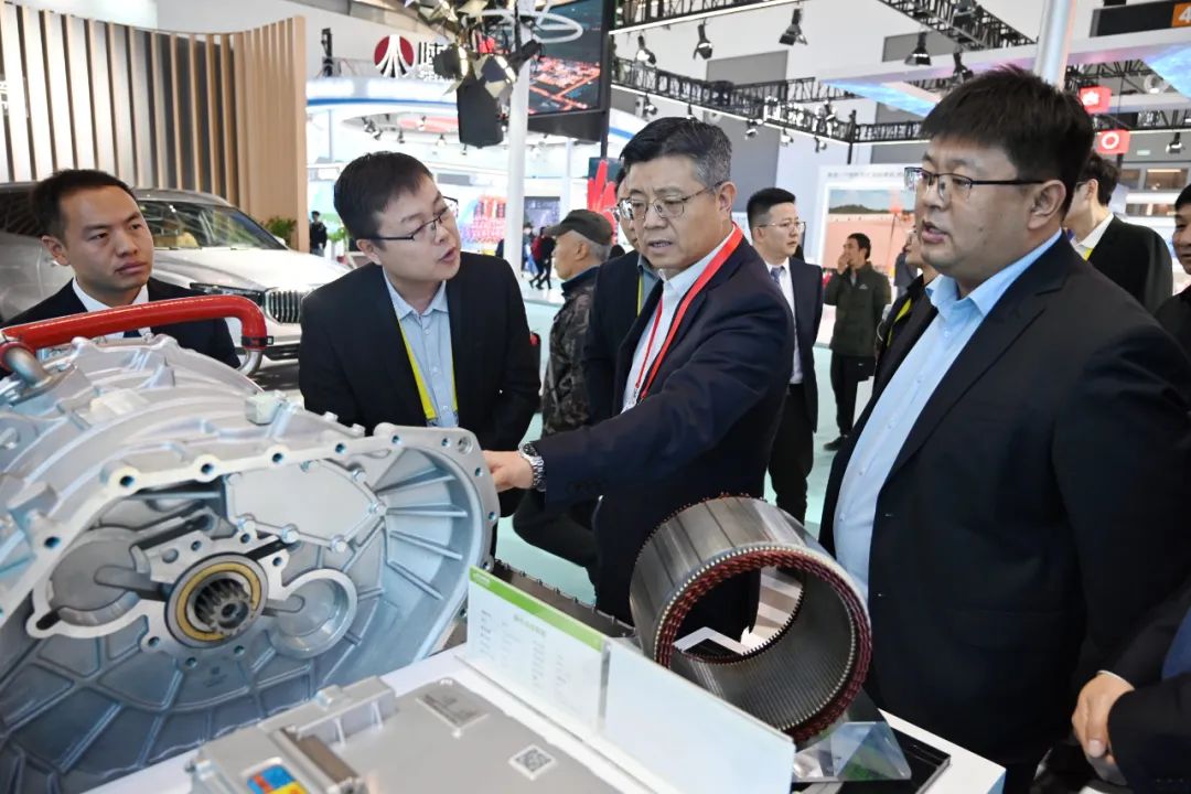 【集團資訊】馬旭耀到絲博會法士特和秦川展臺指導工作